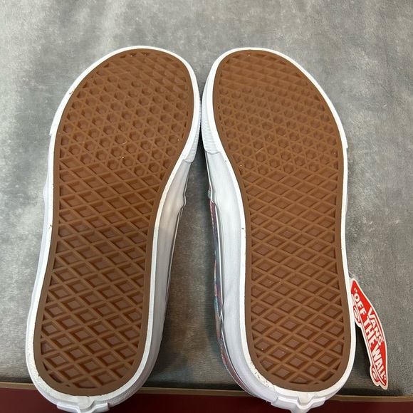 Vans Women’s Slip On Sneakers - Picture 3 of 7